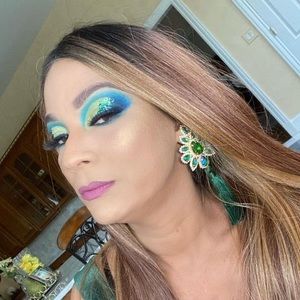 Meet your Posher, Miladys